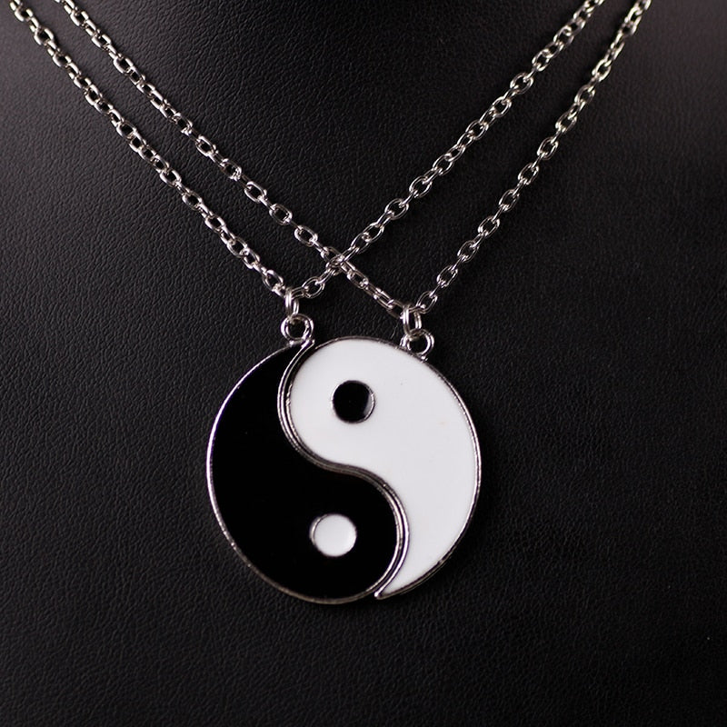 Vente chaude Yin Et Yang Couture Alliage Deux Pétales Poissons Couple Pendentif Collier De Mode Bijoux Accessoires Cadeau D'anniversaire